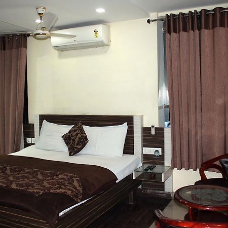 Hotel Swayam Jabalpur Luaran gambar