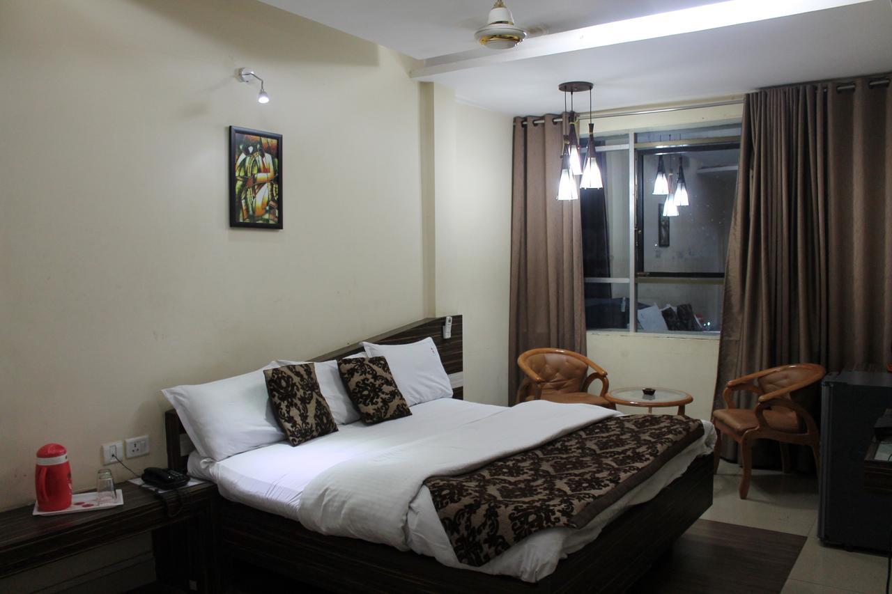 Hotel Swayam Jabalpur Luaran gambar
